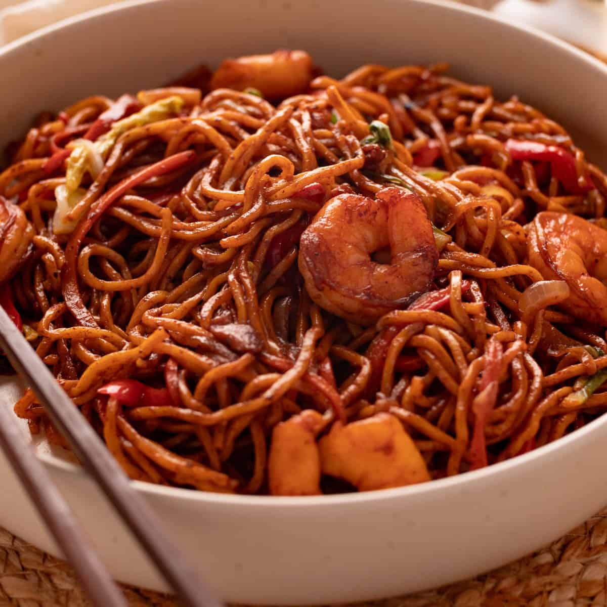 The Secret to Irresistible Shrimp Lo Mein: Sauce & Ingredient Swaps